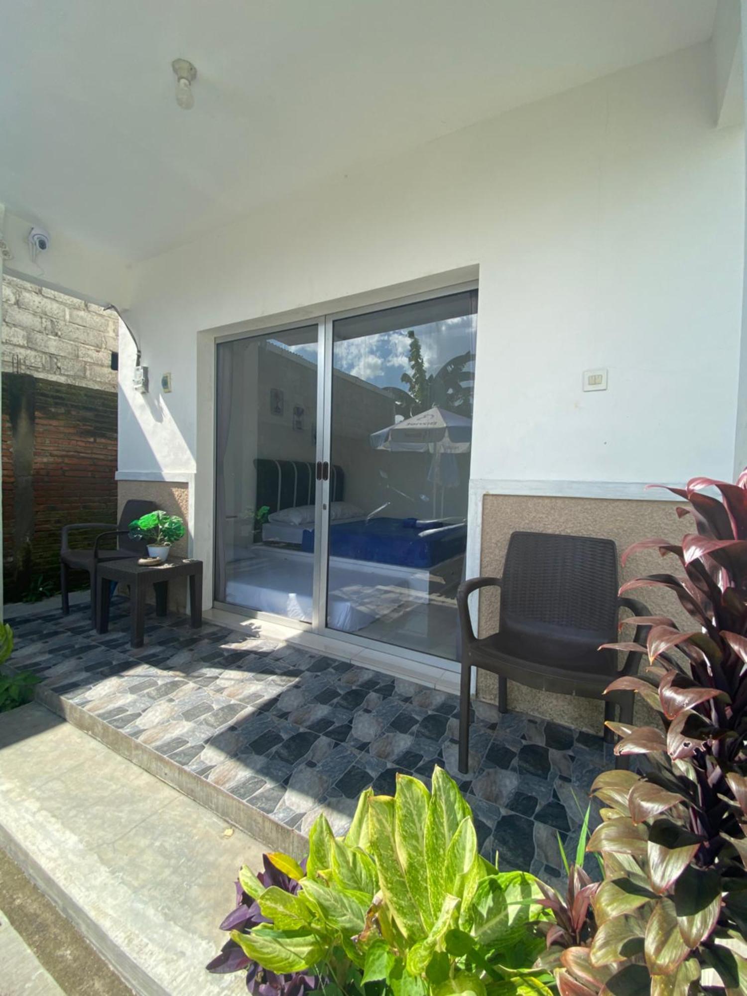 Robiu Bed & Breakfast Banyuwangi  Εξωτερικό φωτογραφία