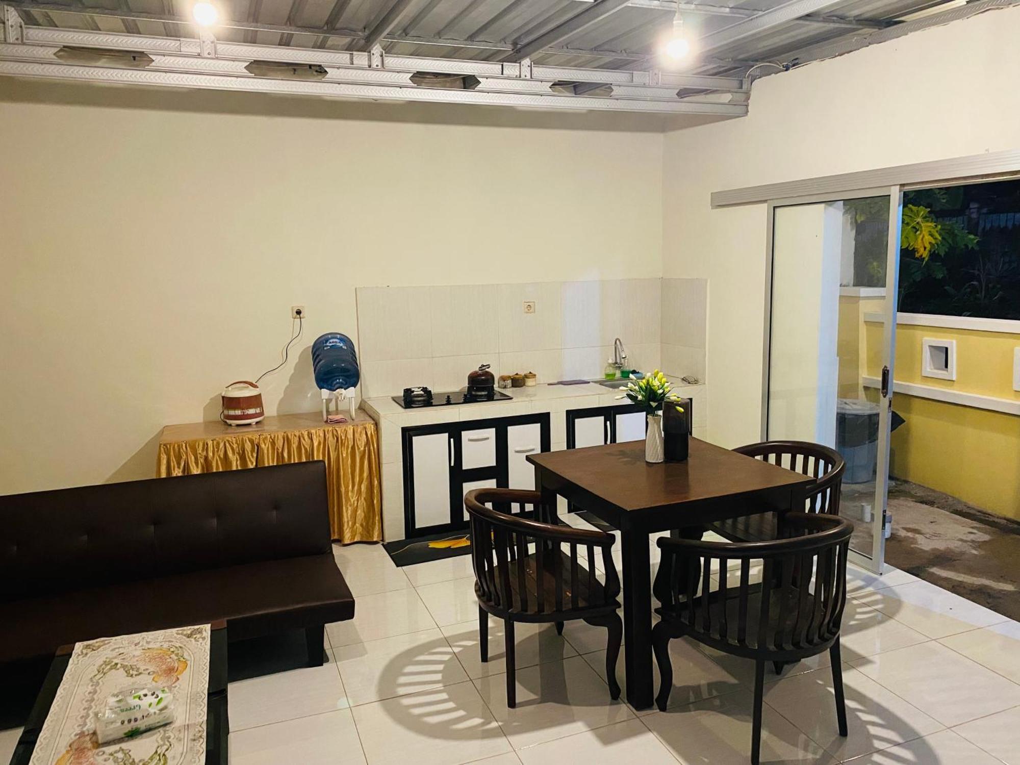 Robiu Bed & Breakfast Banyuwangi  Εξωτερικό φωτογραφία