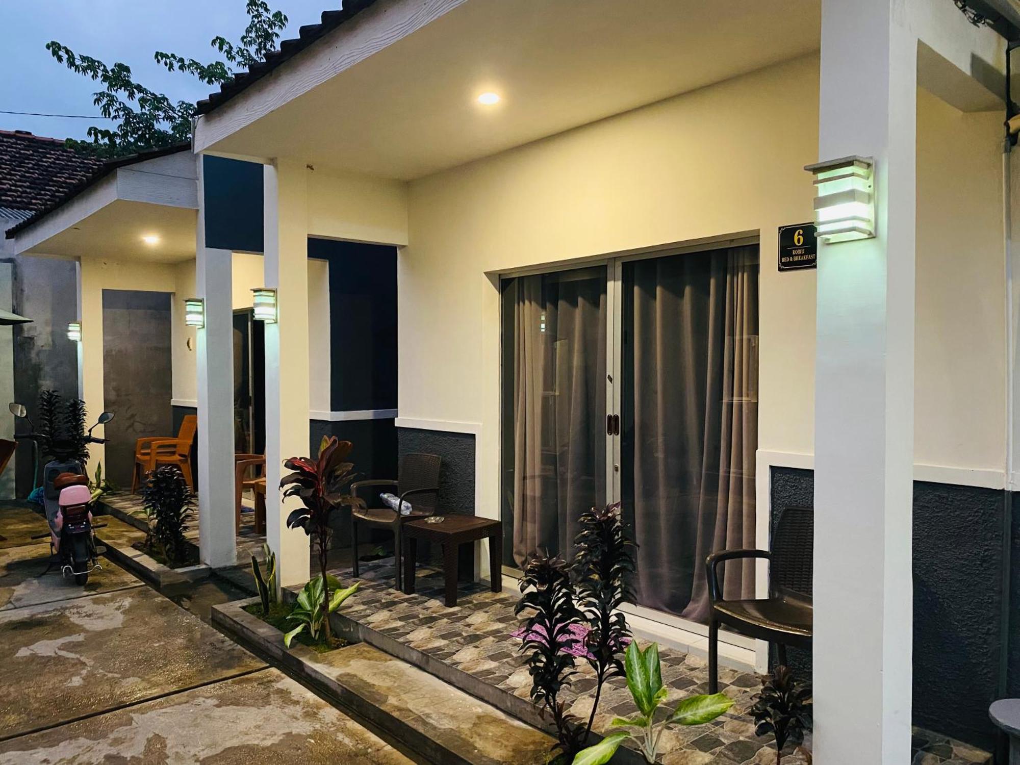Robiu Bed & Breakfast Banyuwangi  Εξωτερικό φωτογραφία