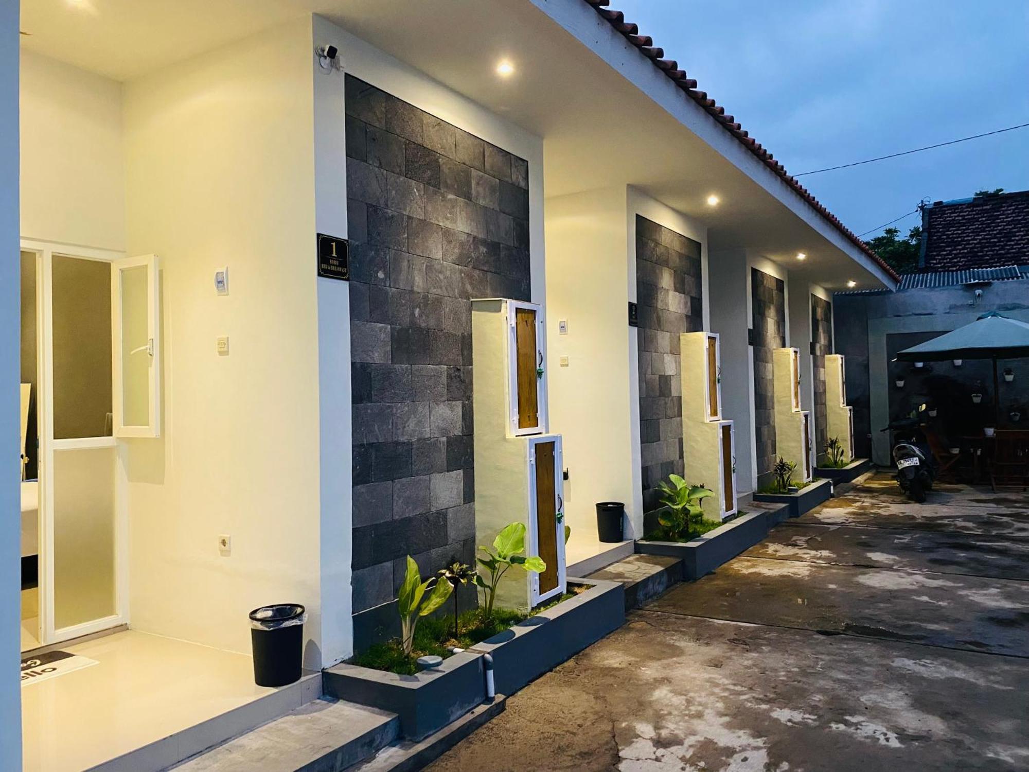 Robiu Bed & Breakfast Banyuwangi  Εξωτερικό φωτογραφία