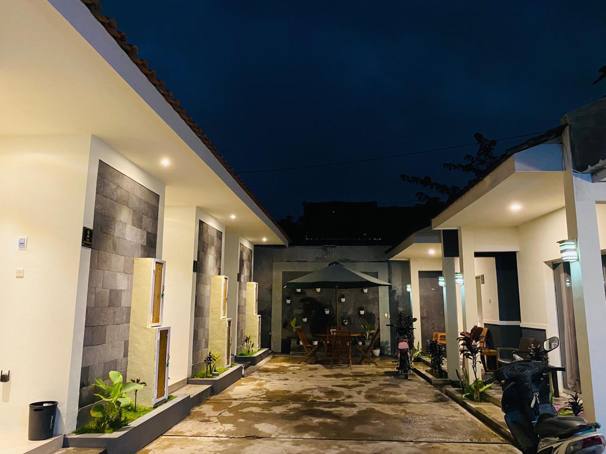 Robiu Bed & Breakfast Banyuwangi  Εξωτερικό φωτογραφία